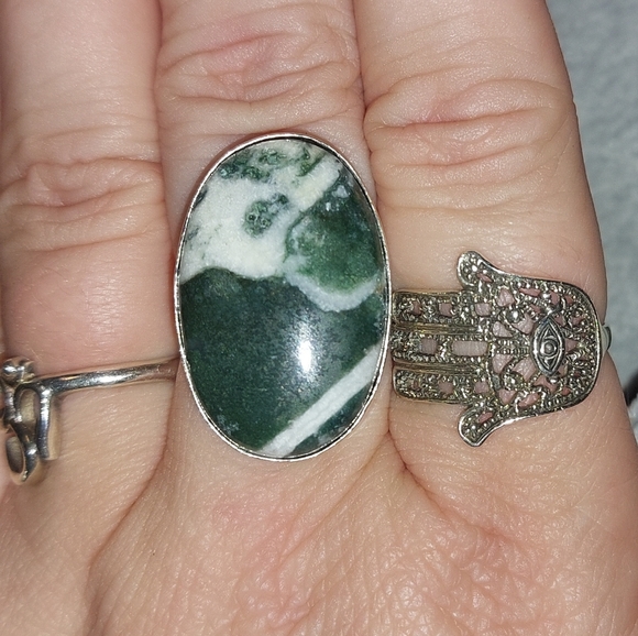 Gorgeous Moss Agate Oval Ring Size 7 - Picture 3 of 8
